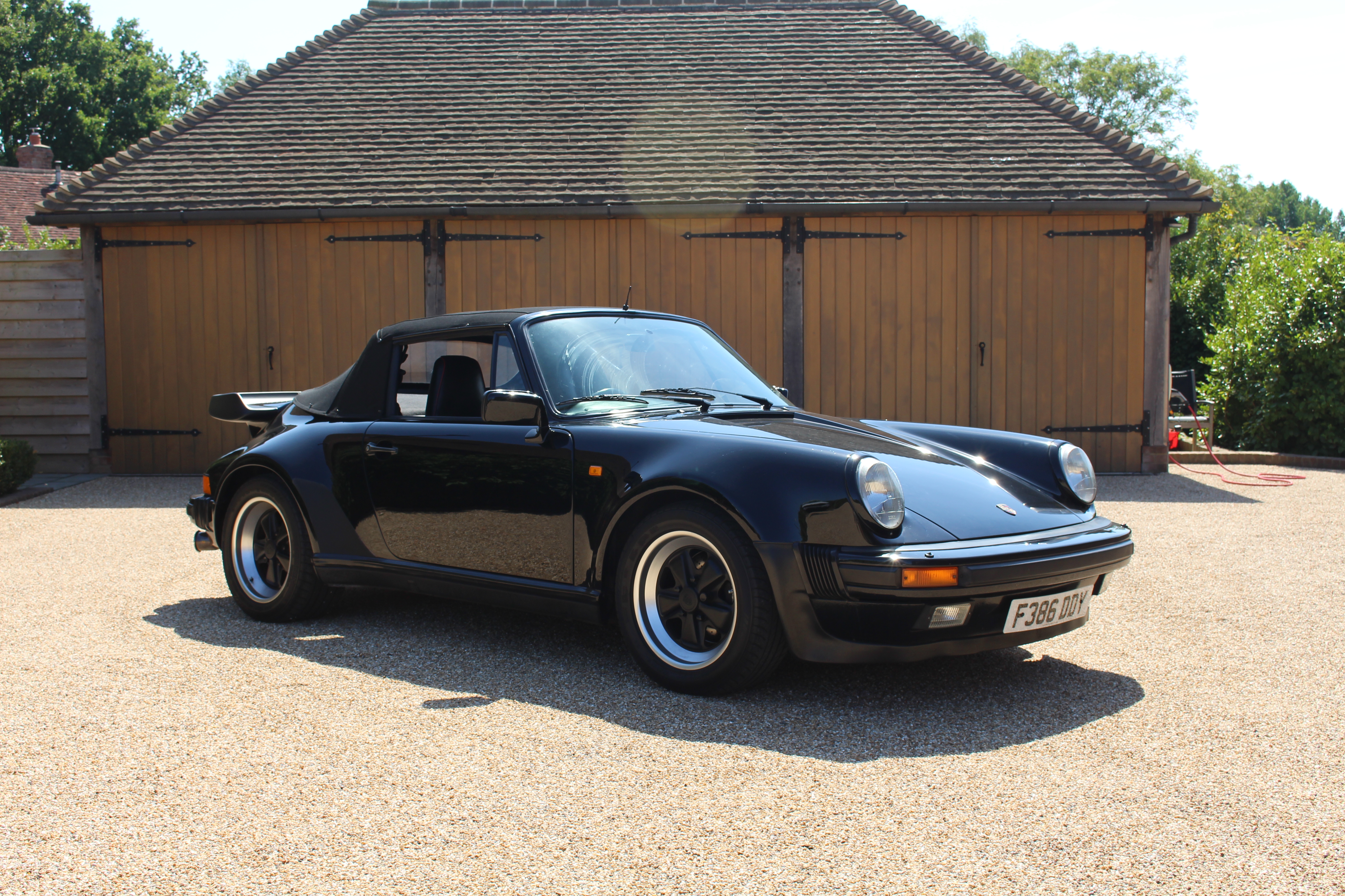 911 (930)